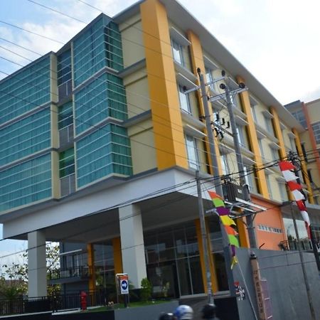 Edu Hostel Yogyakarta Ngoại thất bức ảnh
