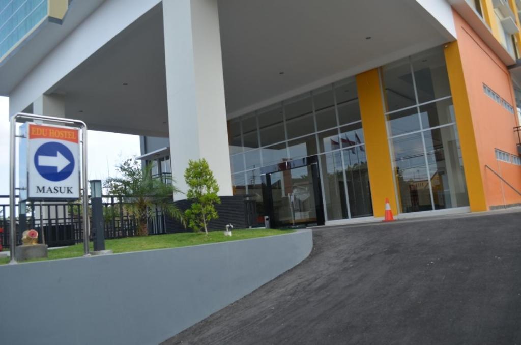 Edu Hostel Yogyakarta Ngoại thất bức ảnh